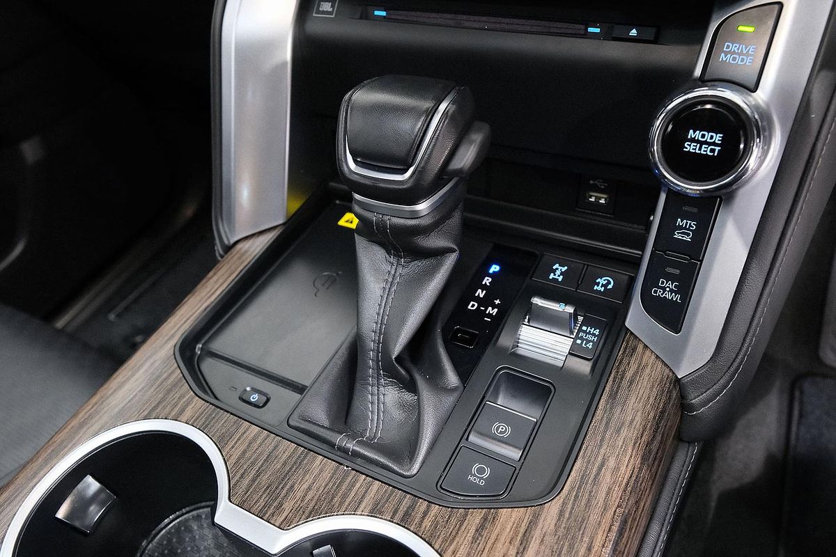 2022 Toyota Landcruiser Sahara FJA300R