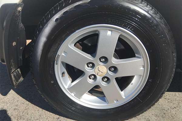 2011 Mitsubishi Outlander LS ZH