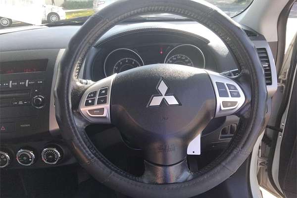 2011 Mitsubishi Outlander LS ZH