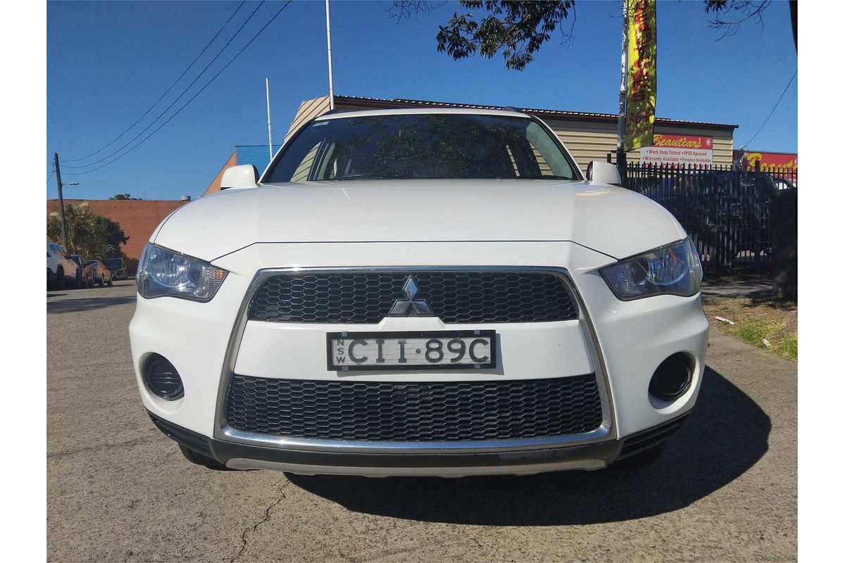 2011 Mitsubishi Outlander LS ZH