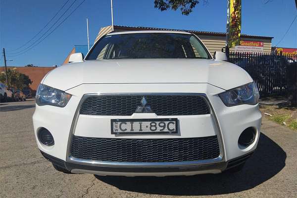2011 Mitsubishi Outlander LS ZH
