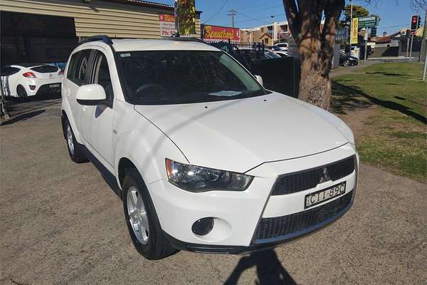 2011 Mitsubishi Outlander LS ZH