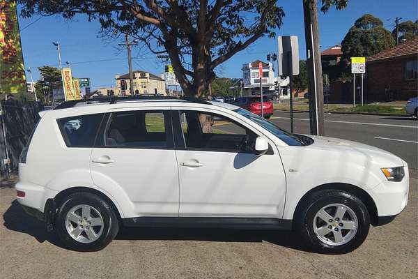 2011 Mitsubishi Outlander LS ZH
