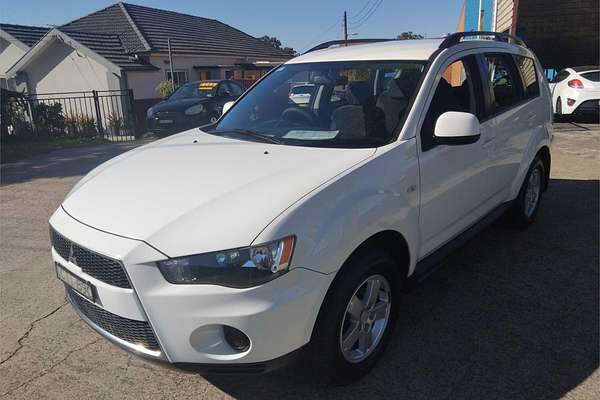 2011 Mitsubishi Outlander LS ZH