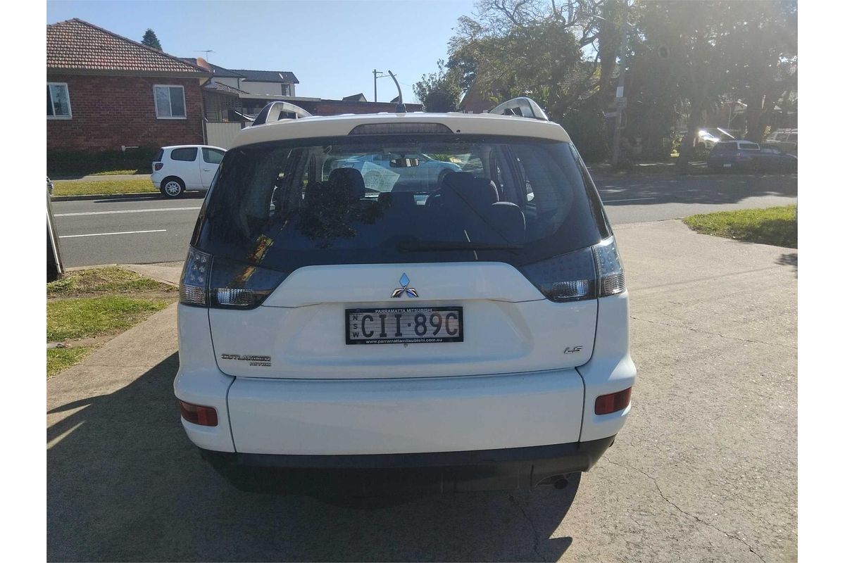 2011 Mitsubishi Outlander LS ZH