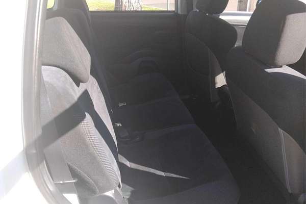 2011 Mitsubishi Outlander LS ZH