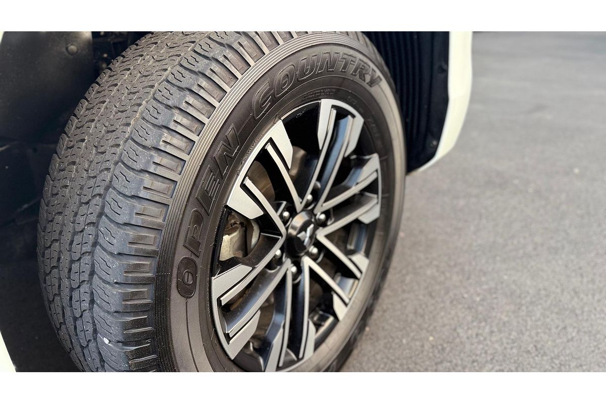 2022 Mitsubishi Pajero Sport GLS QF