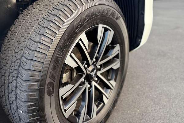 2022 Mitsubishi Pajero Sport GLS QF