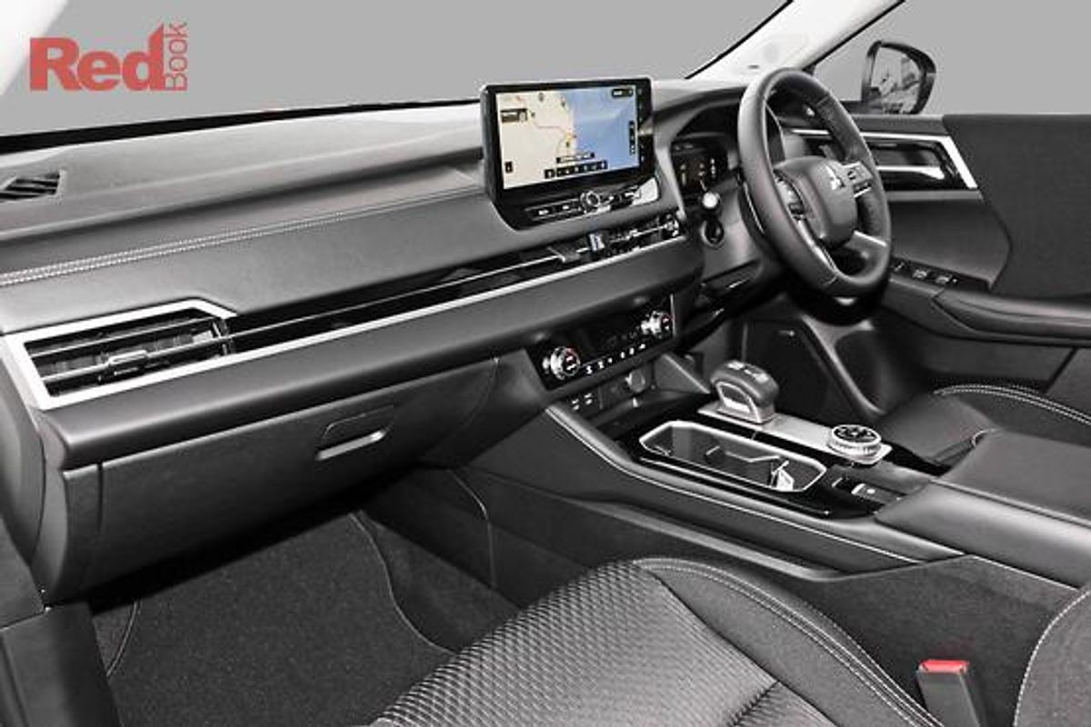 2025 Mitsubishi Outlander LS ZM