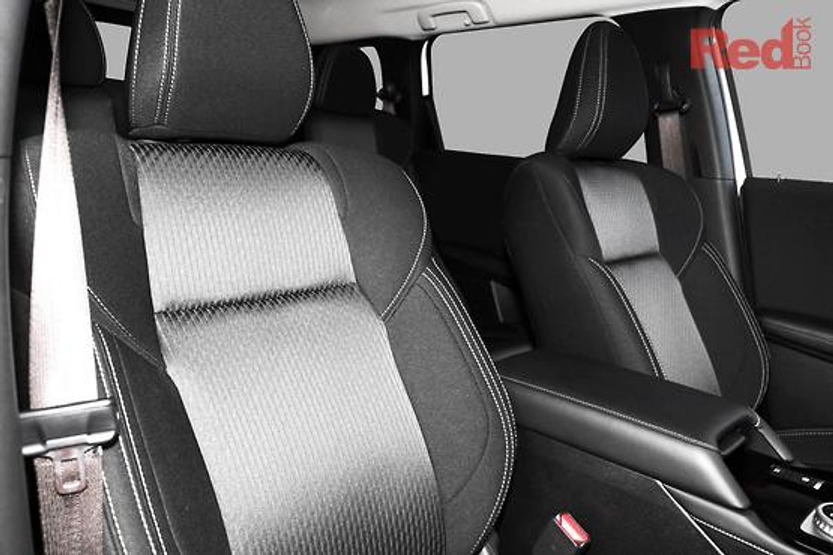 2025 Mitsubishi Outlander LS ZM