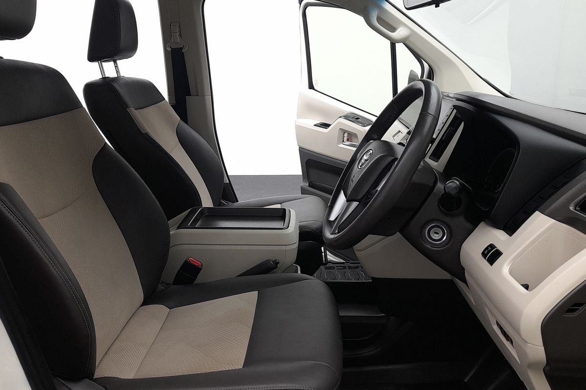 2022 Toyota Hiace Commuter GL GDH322R ELWB