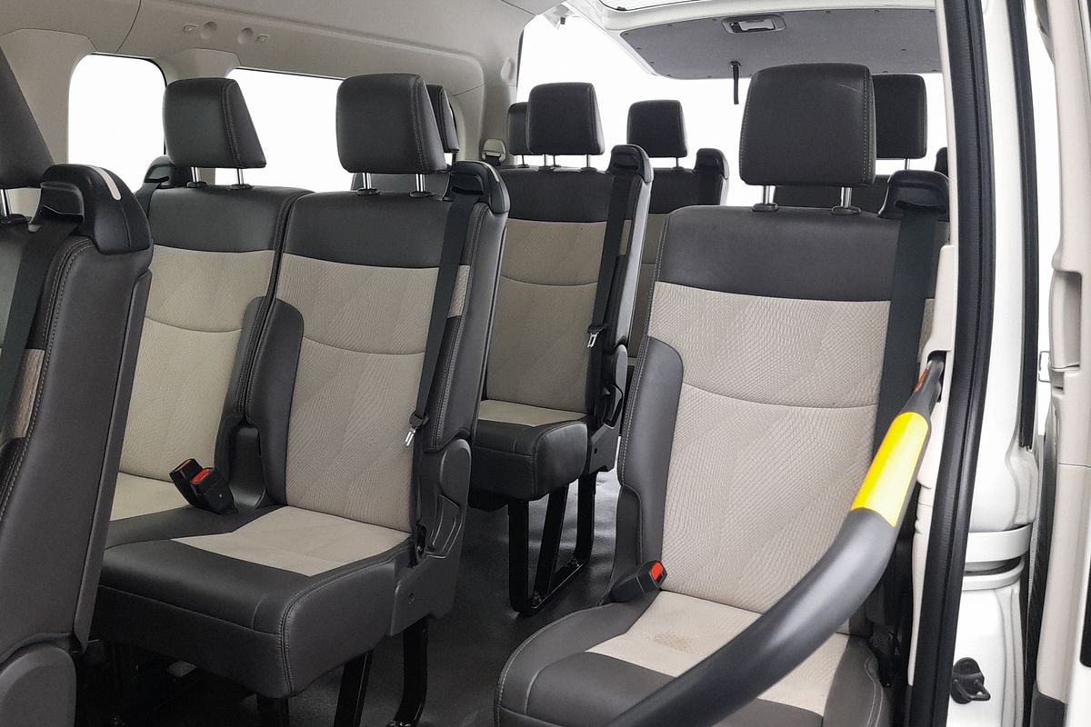 2022 Toyota Hiace Commuter GL GDH322R ELWB