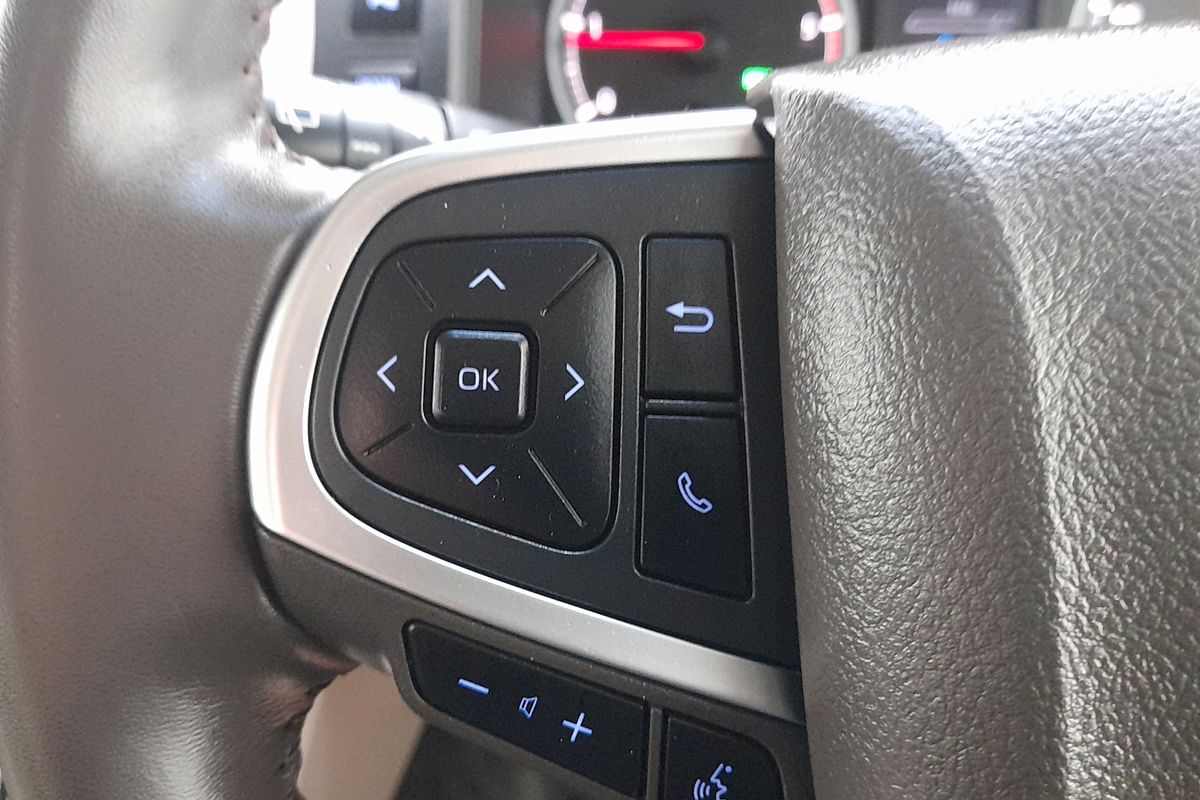 2022 Toyota Hiace Commuter GL GDH322R ELWB