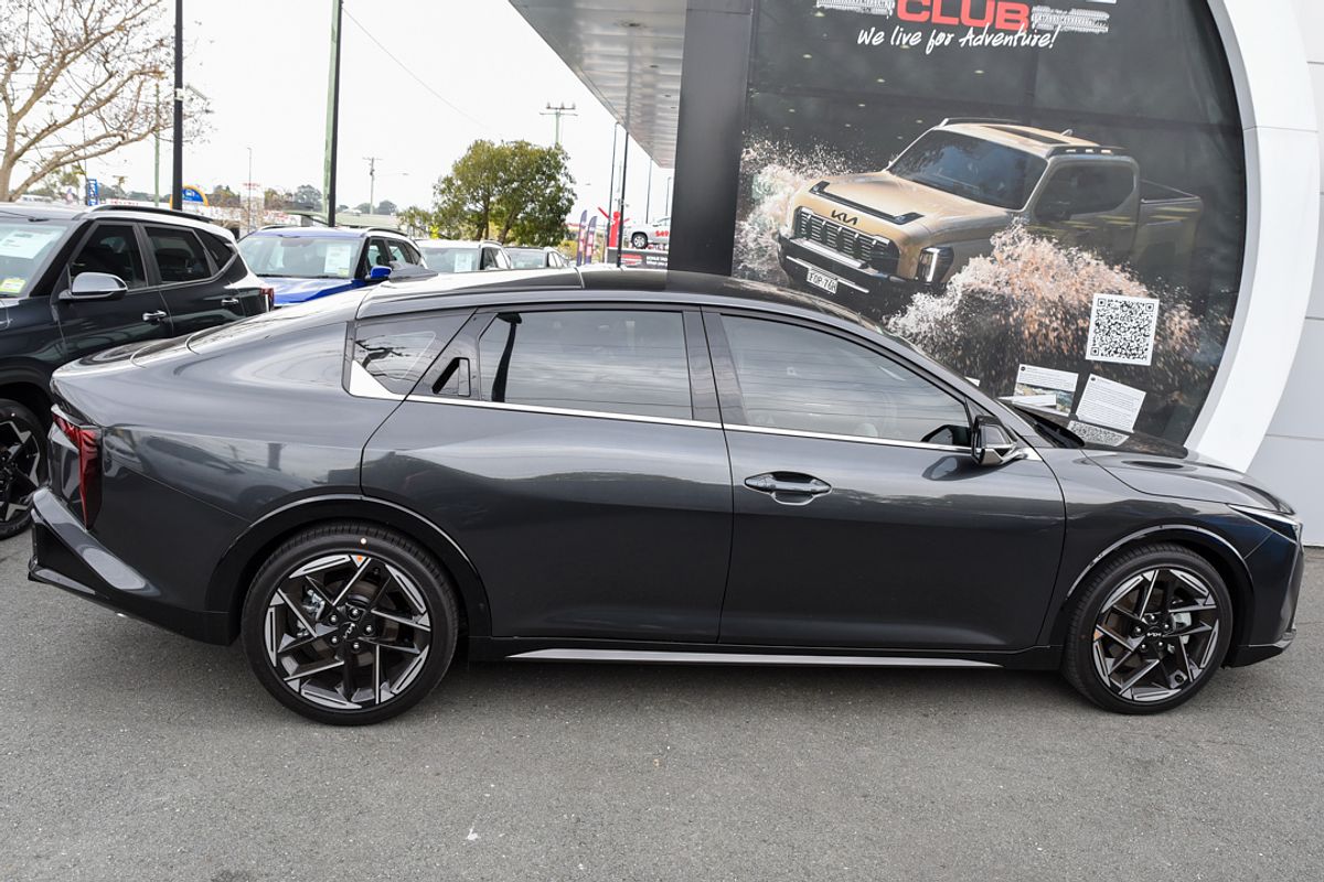2025 Kia K4 GT-Line CL4m