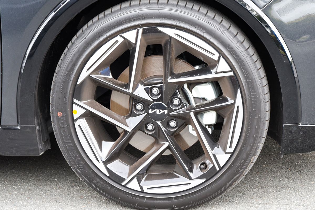 2025 Kia K4 GT-Line CL4m