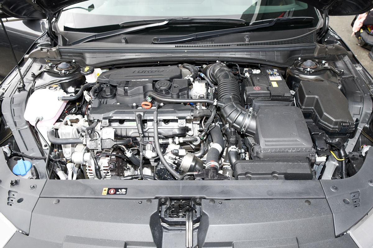 2025 Kia K4 GT-Line CL4m