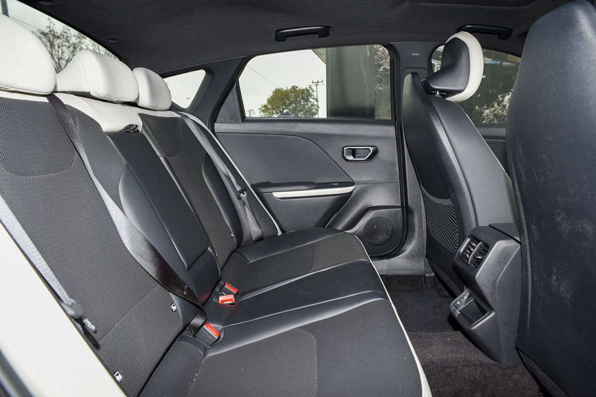 2025 Kia K4 GT-Line CL4m