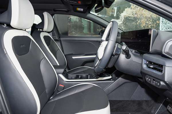 2025 Kia K4 GT-Line CL4m