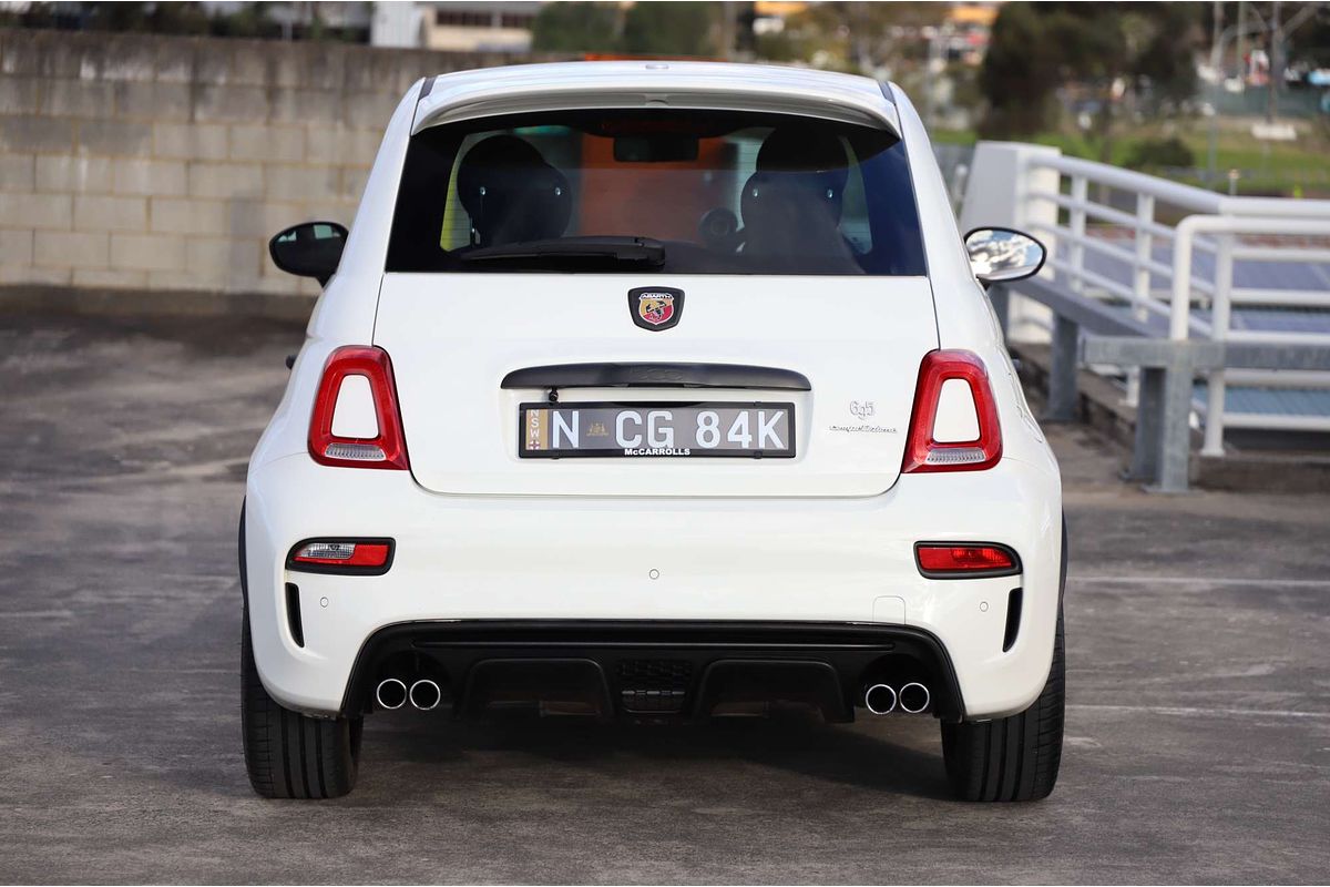 2022 Abarth 695 Competizione