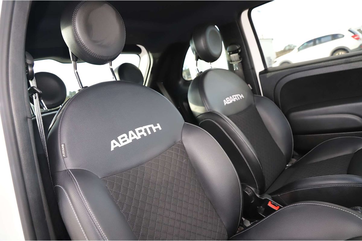2022 Abarth 695 Competizione