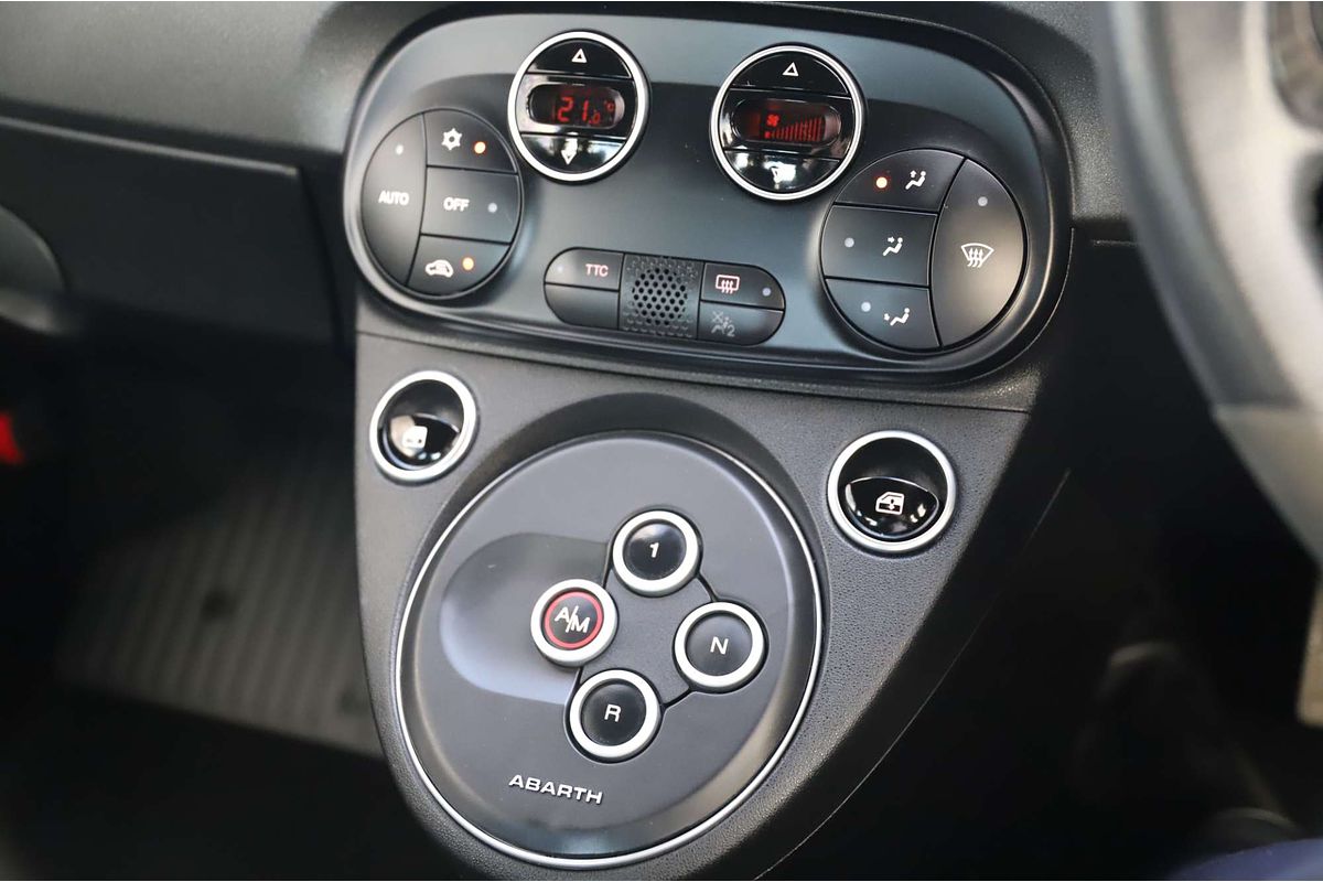 2022 Abarth 695 Competizione