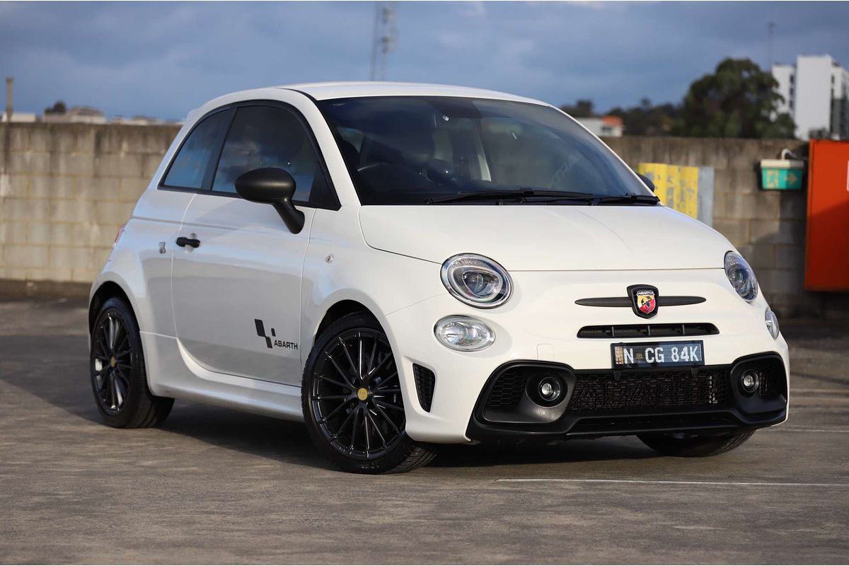 2022 Abarth 695 Competizione