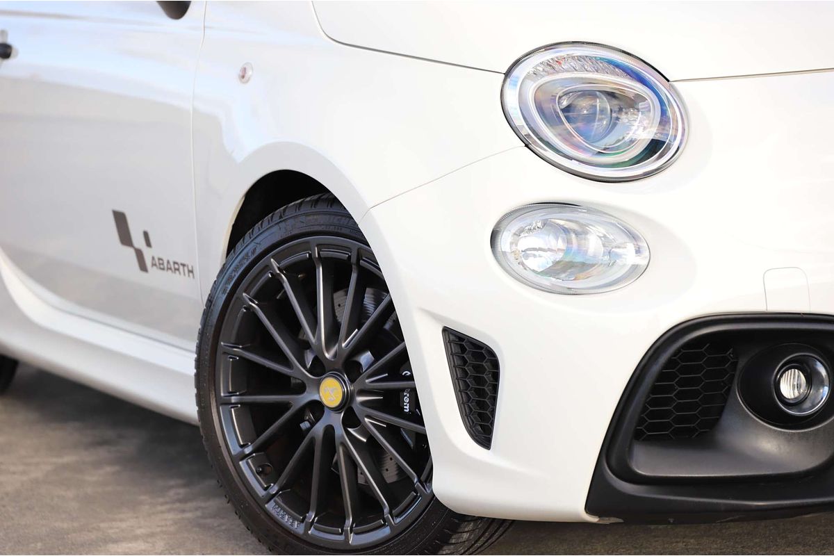 2022 Abarth 695 Competizione