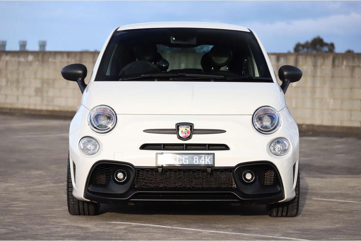 2022 Abarth 695 Competizione