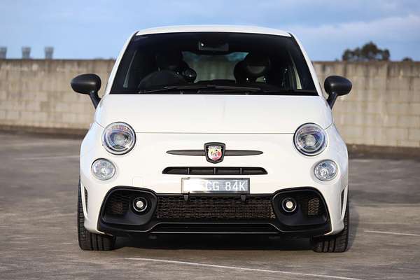 2022 Abarth 695 Competizione