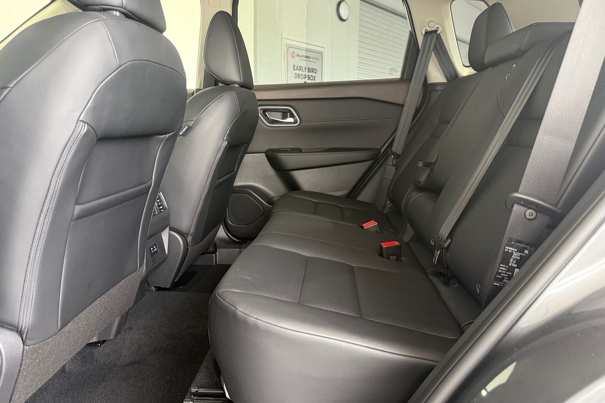 2025 Nissan X-TRAIL ST-L e-POWER T33