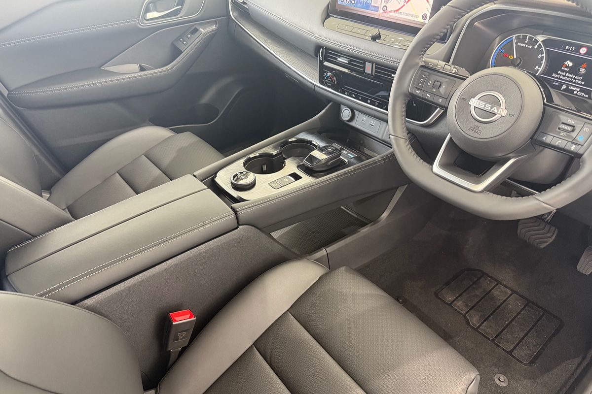 2025 Nissan X-TRAIL ST-L e-POWER T33