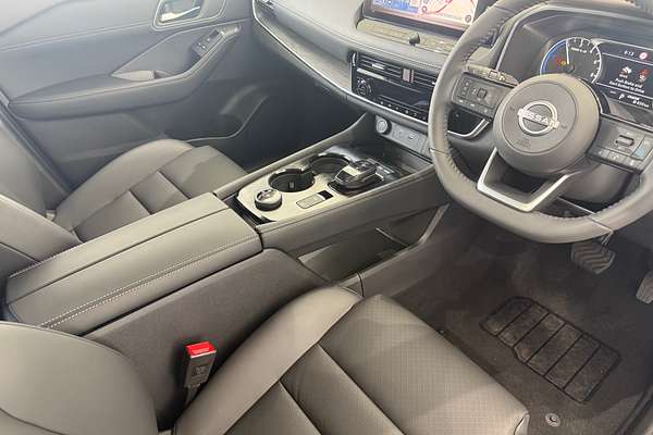 2025 Nissan X-TRAIL ST-L e-POWER T33