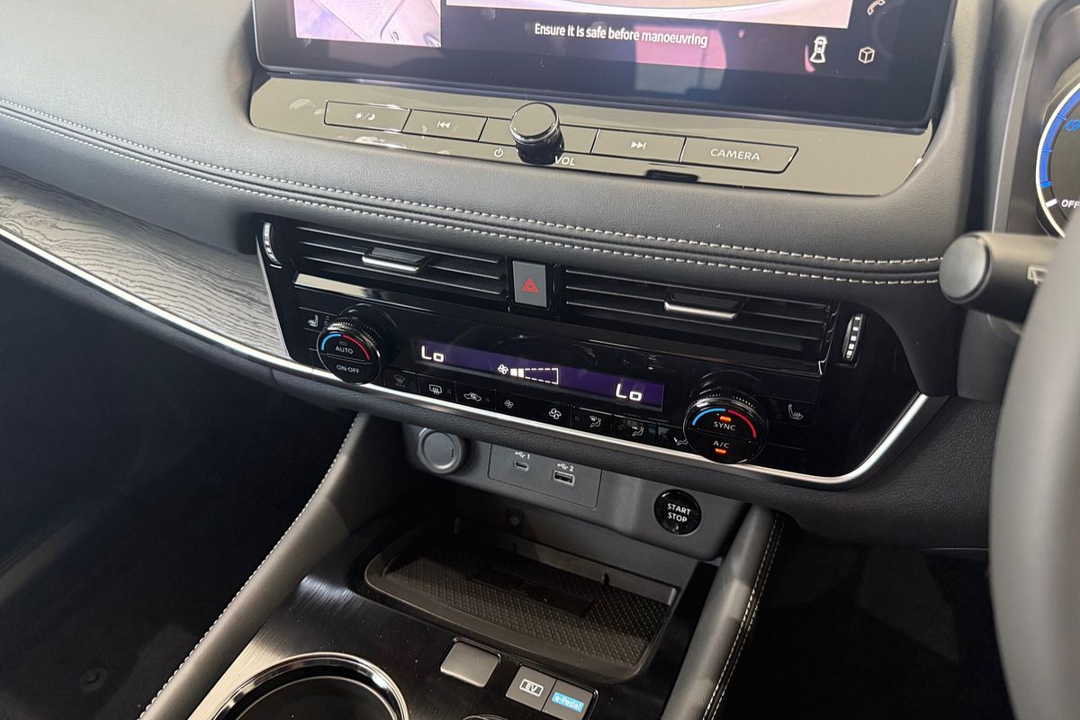 2025 Nissan X-TRAIL ST-L e-POWER T33