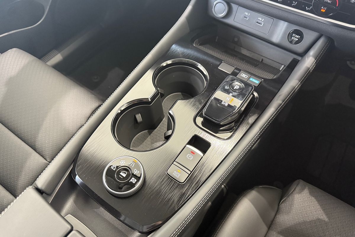 2025 Nissan X-TRAIL ST-L e-POWER T33