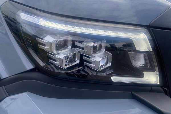 2025 Nissan Navara PRO-4X Warrior D23 4X4