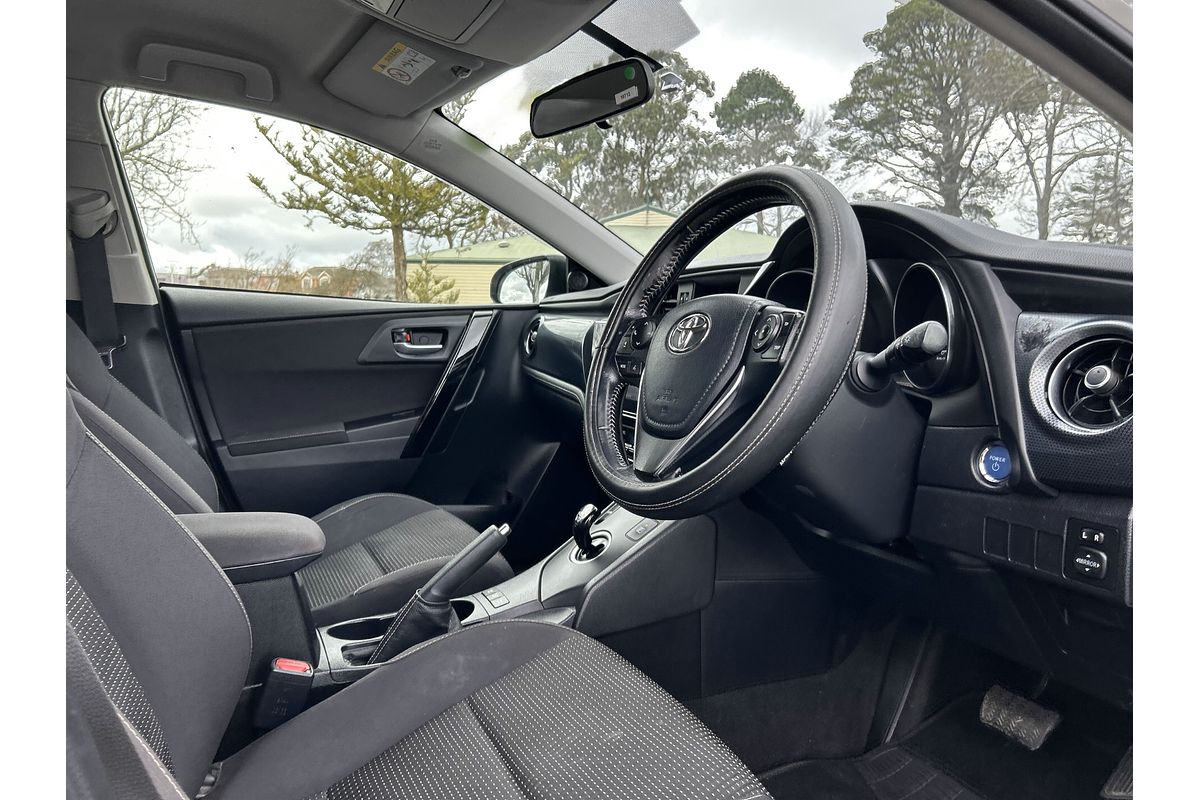 2016 Toyota Corolla Hybrid ZWE186R