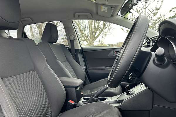 2016 Toyota Corolla Hybrid ZWE186R