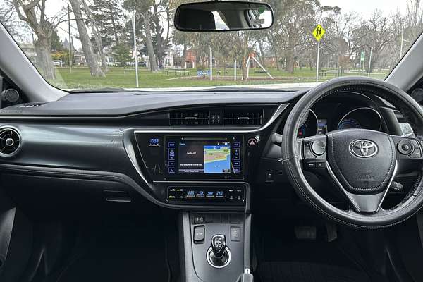 2016 Toyota Corolla Hybrid ZWE186R