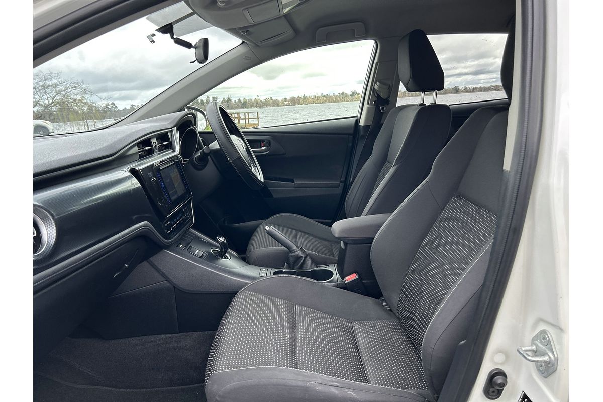 2016 Toyota Corolla Hybrid ZWE186R