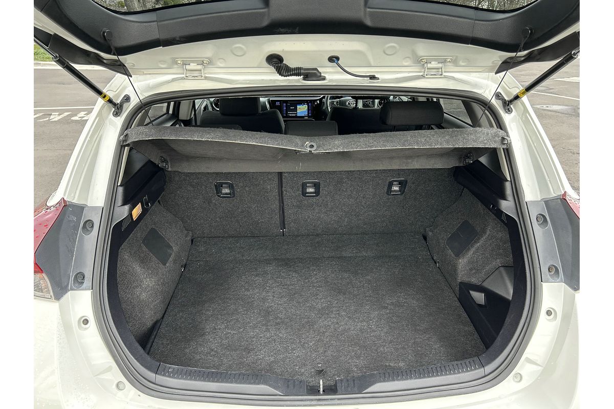 2016 Toyota Corolla Hybrid ZWE186R