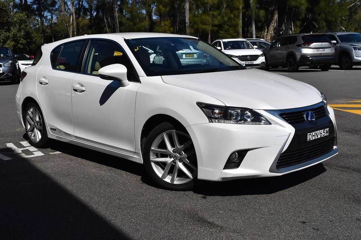 2016 Lexus CT CT200h Luxury ZWA10R
