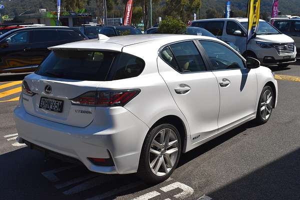 2016 Lexus CT CT200h Luxury ZWA10R