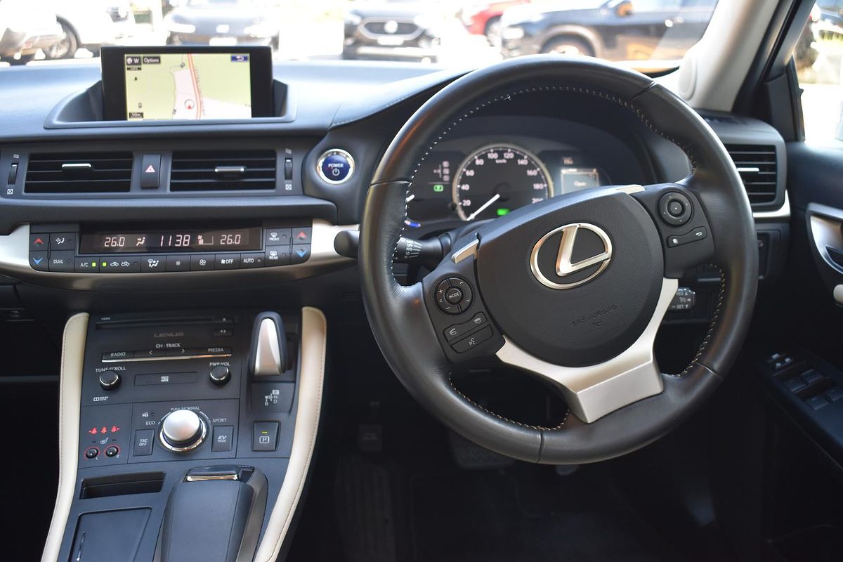 2016 Lexus CT CT200h Luxury ZWA10R