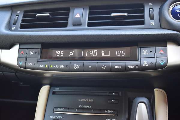 2016 Lexus CT CT200h Luxury ZWA10R