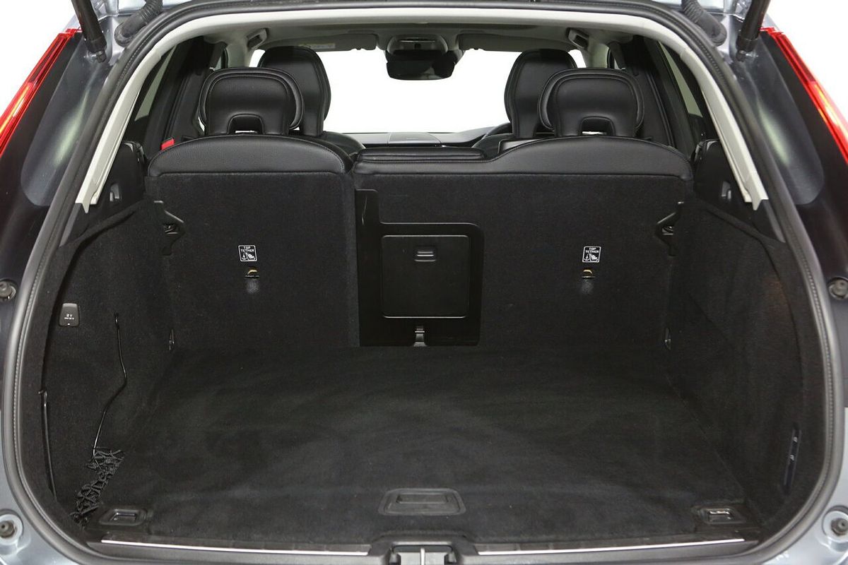 2021 Volvo XC60 D4 Inscription