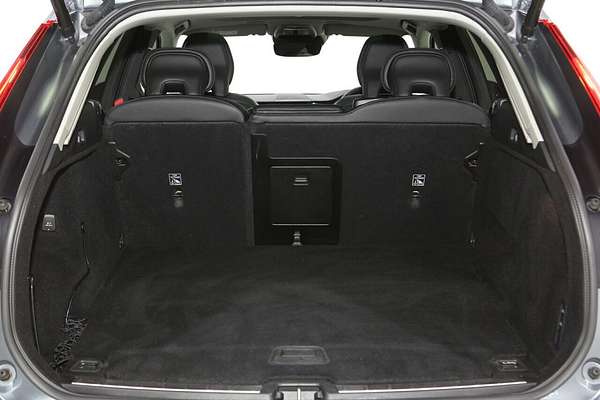 2021 Volvo XC60 D4 Inscription