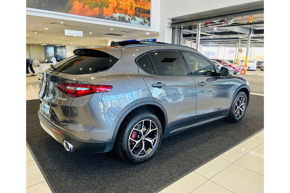 2017 Alfa Romeo Stelvio First Edition
