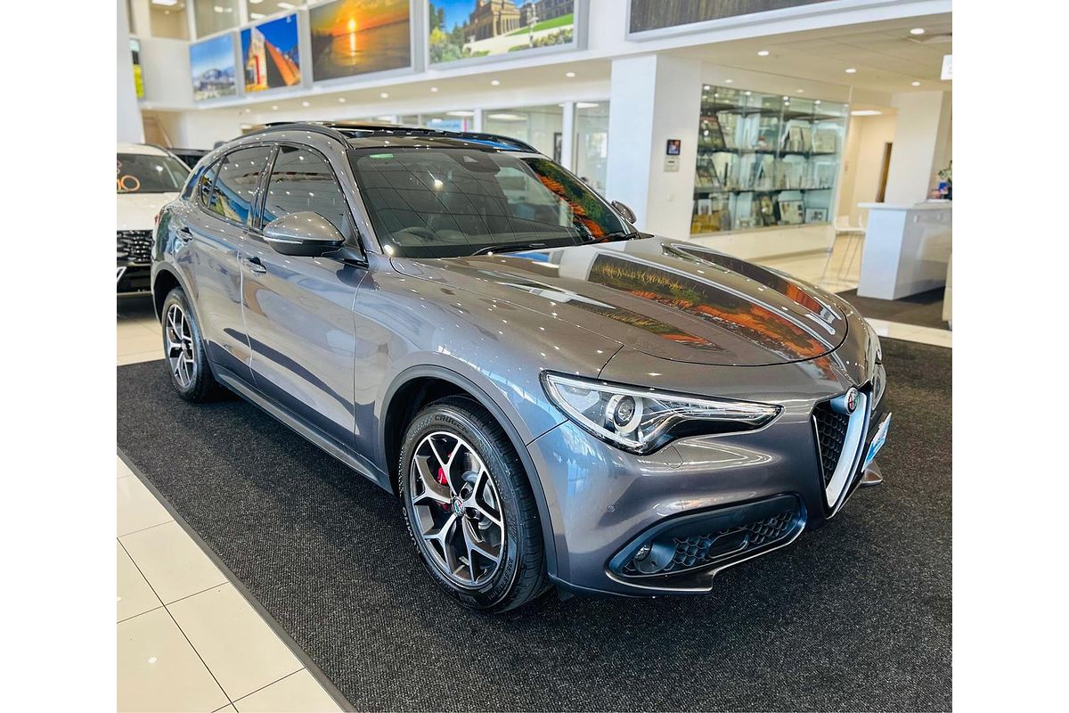2017 Alfa Romeo Stelvio First Edition