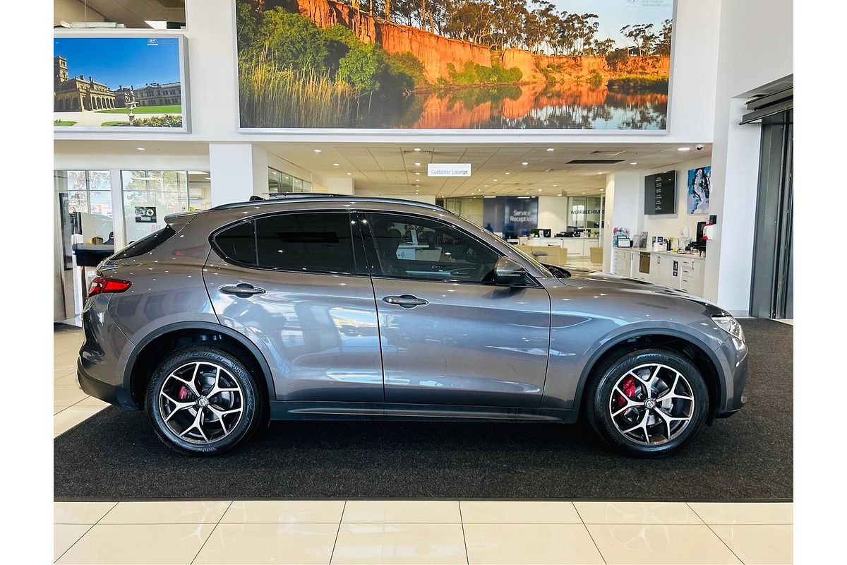 2017 Alfa Romeo Stelvio First Edition