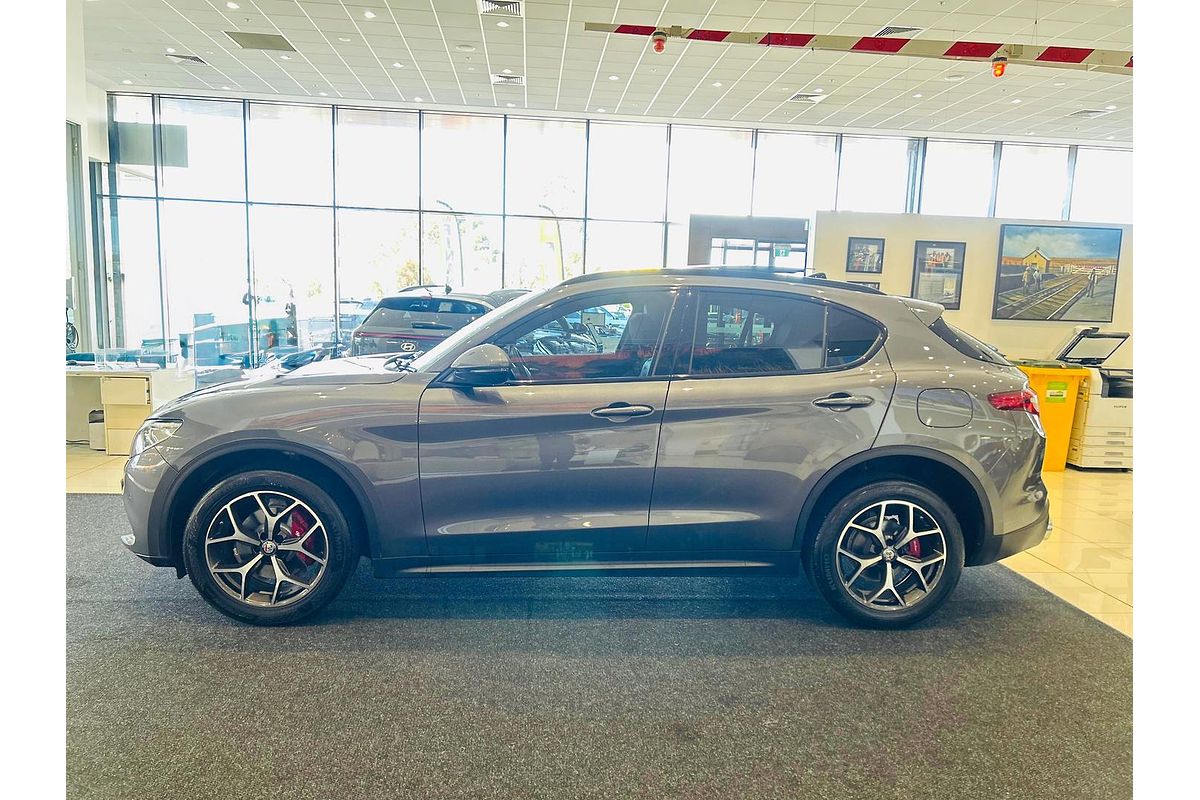2017 Alfa Romeo Stelvio First Edition